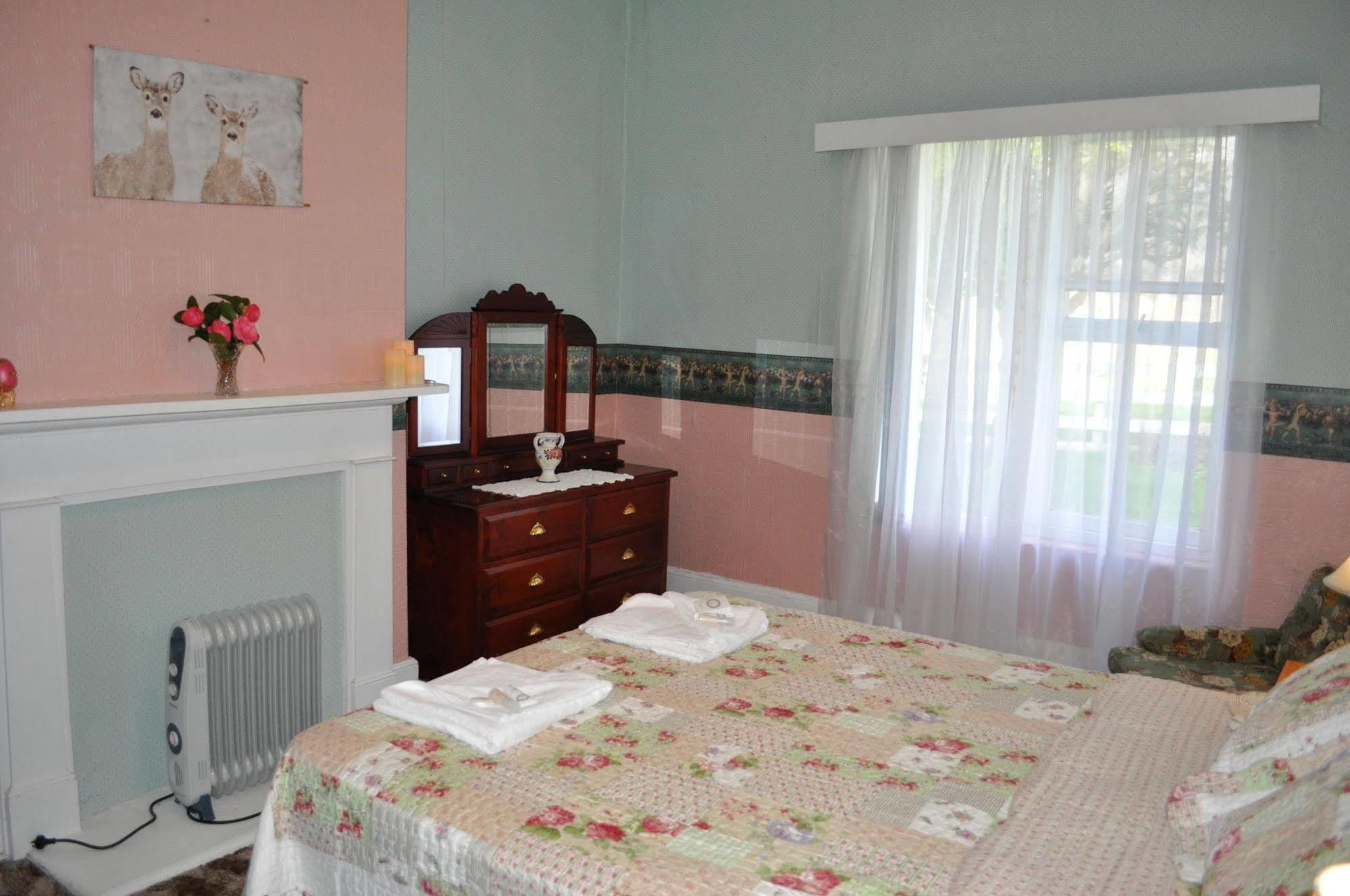 Bushy Park Roslyn House Bed & Breakfast מראה חיצוני תמונה